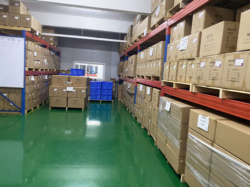 成（chéng）品倉1